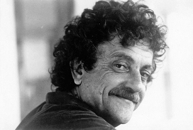 Hiciv Ustası Yazar Kurt Vonnegut'tan Yazmaya Hevesli Olanlara 8 Altın Tavsiye
