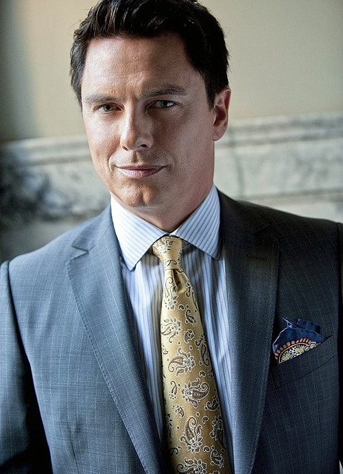 Malcolm Merlyn (John Barrowman) / Serhat Tutumluer