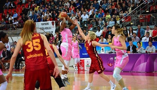 Galatasaray'ı Yenen Abdullah Gül Üniversitesi Yarı Finale Yükseldi