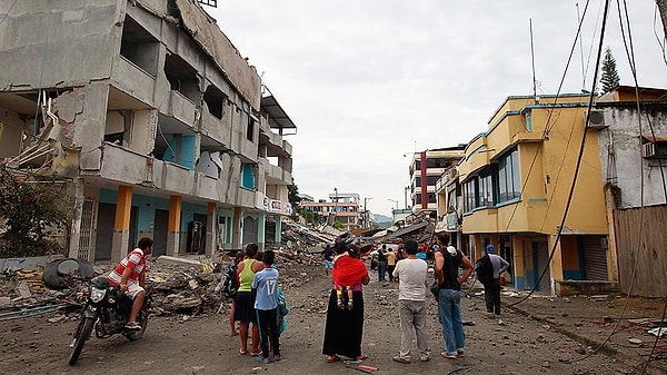 Tsunami uyarısı