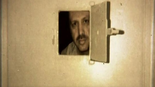 7. Recep Tayyip Erdoğan, 1998'de cezaevine girmeden önce hangi görevdeydi?