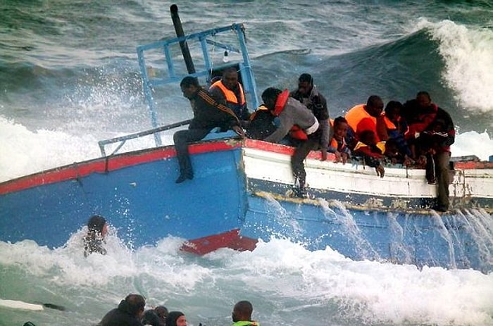 Akdeniz'de 4 Tekne Alabora Oldu: 'Yüzlerce Göçmen Öldü'