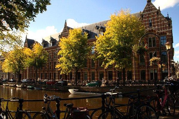 12. University of Amsterdam / Hollanda
