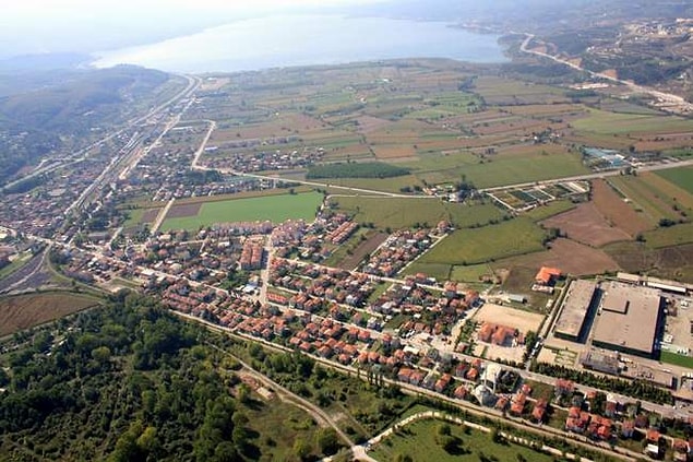14. Çalışan kişiliğim ve ekibimle modern, yaşanabilir farklı bir Arifiye için sizin de desteğinizi bekliyorum.