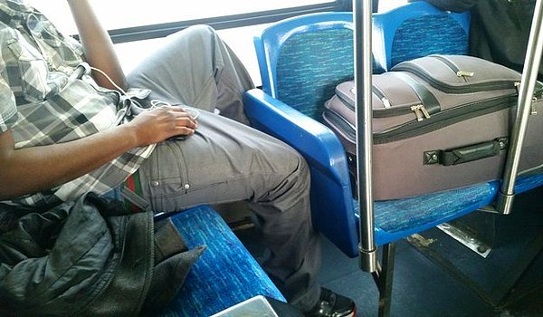7. Toplu taşıma araçlarında çantasını koltuğa oturtanlar: