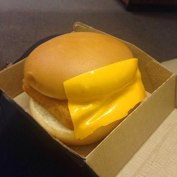 8. Reklamlardaki hallerine hiç benzemeyen burgerler: