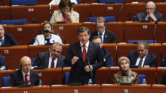 AP'de Davutoğlu'ndan HDP'li Kürkçü'ye 'İngilizce Soru ve Gerilla' Tepkisi