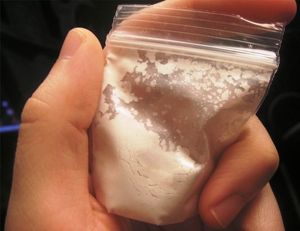 23. Есть много отличий между синдикатами якудза. Так, ямагути-гуми запрещает своим членам торговать наркотиками, в то время как дожин-кай промышляет наркоторговлей.