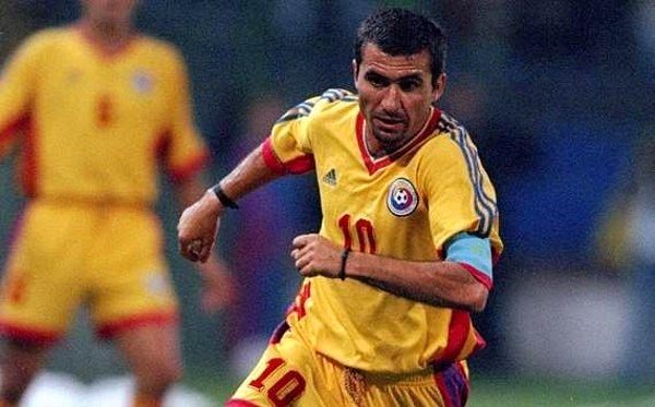 Futbolculuk kariyeri biter bitmez teknik direktör olarak Romanya'nın başına geçti.