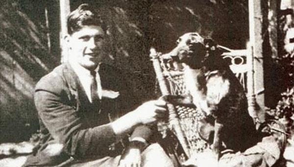 Guinness Rekorlar Kitabı'na göre Dünya üzerindeki en yaşlı köpek 1929'da 29 yaşında ölen "Bluey" idi.