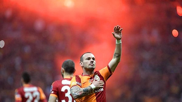 Sneijder kariyerinin 500'üncü maçına çıktı