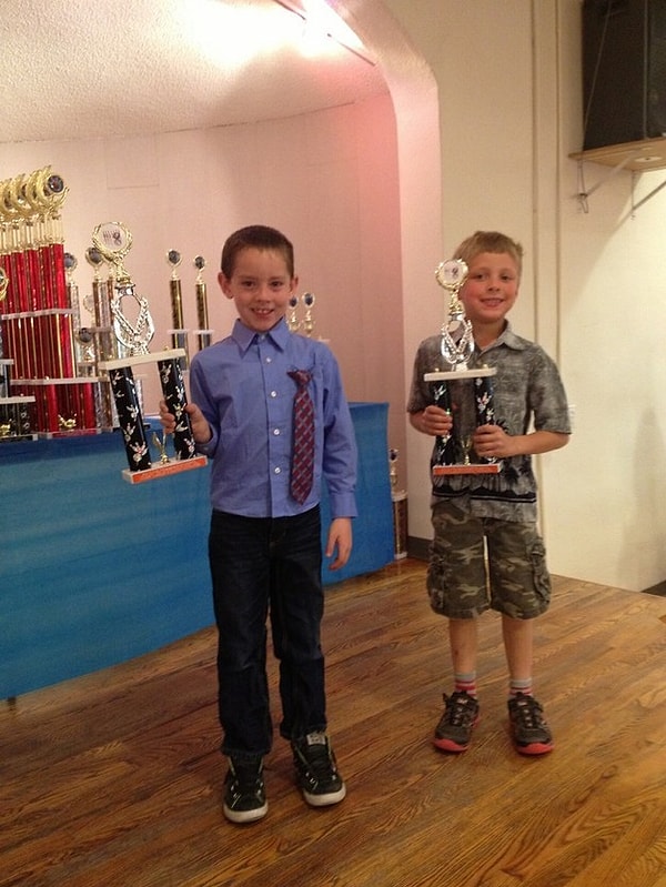 2. Когда мама попросила надеть галстук