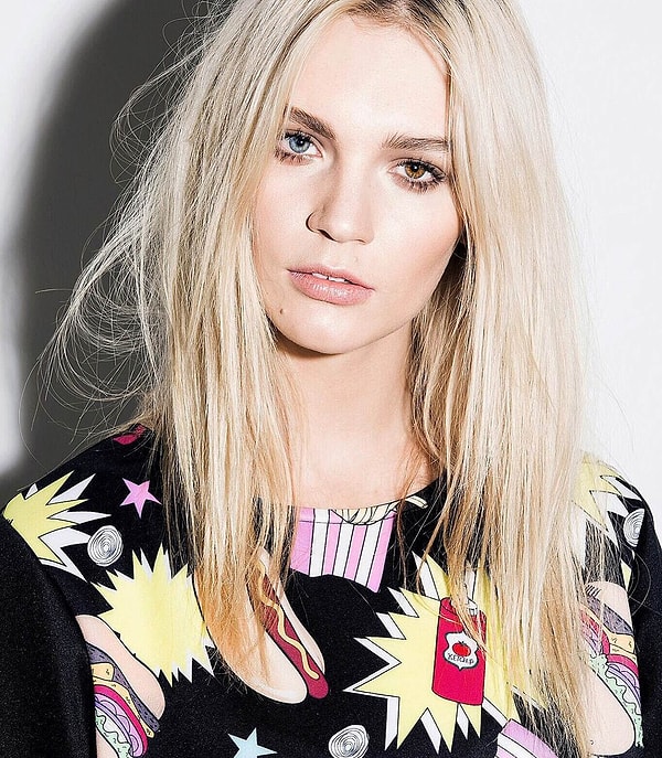 5. Возможно, вы не замечали (да и как тут заметить, с таким-то роскошным телом!), но у Коцур есть одна особенность – глаза разного цвета: один голубой, другой - карий.