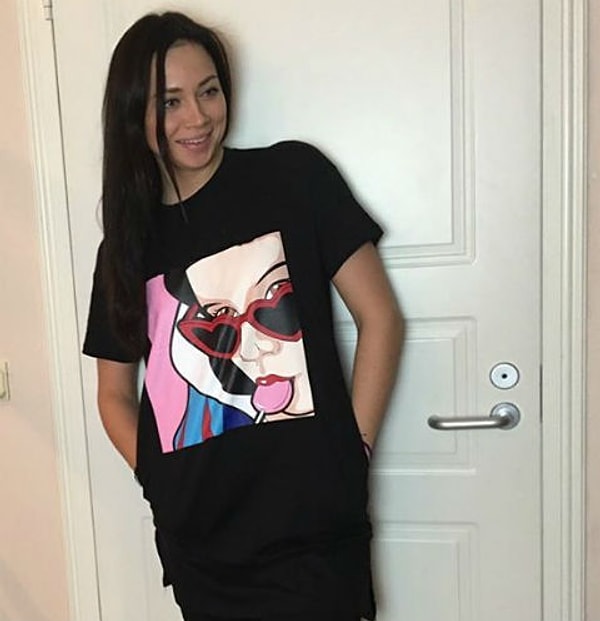 1. Казалось бы, у знаменитостей все происходит совсем не так, как у нас, простых смертных, но, как и большинство современных пар, Настасья и Александр познакомились с помощью социальных сетей