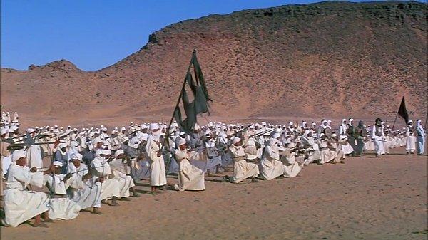 Arabistan'da Müslümanlarla Kureyşler arasında, Uhud Savaşı başladı.