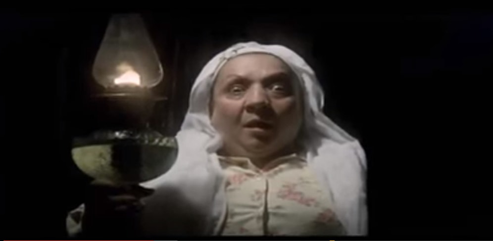 15 Aşamada Ailesiyle Yaşayan Herkesin Kabusu: Gece Kapıya Dayanan Anne Baba