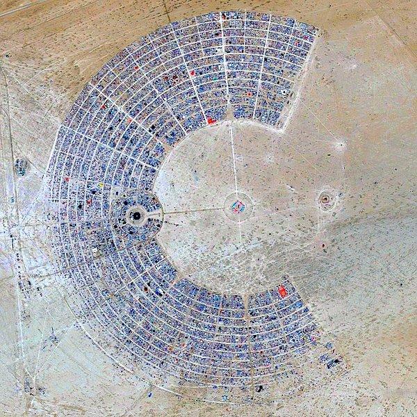 16. Burning Man – Nevada, ABD 40°47′13″N 119°12′16″W