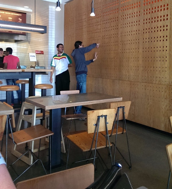 15. Он застрял...