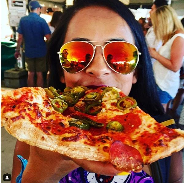 16. Vee festivallerin olmazsa olması pizza!