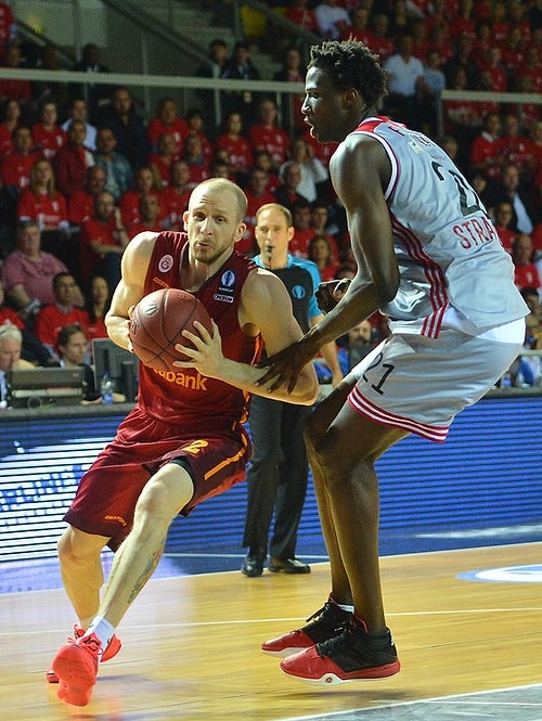 Strasbourg 66–62 Galatasaray Odeabank