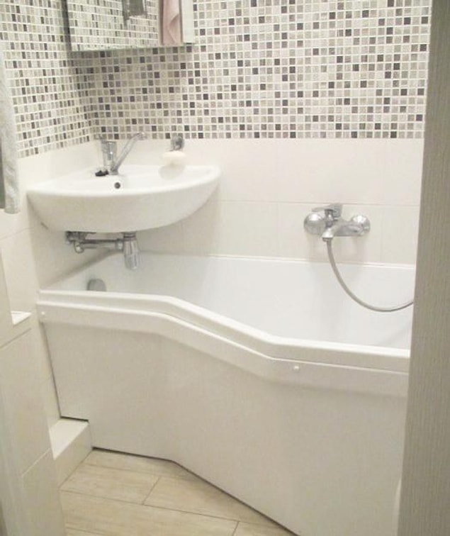 25. Hold your horses before getting that shower installed. You can get a tub!