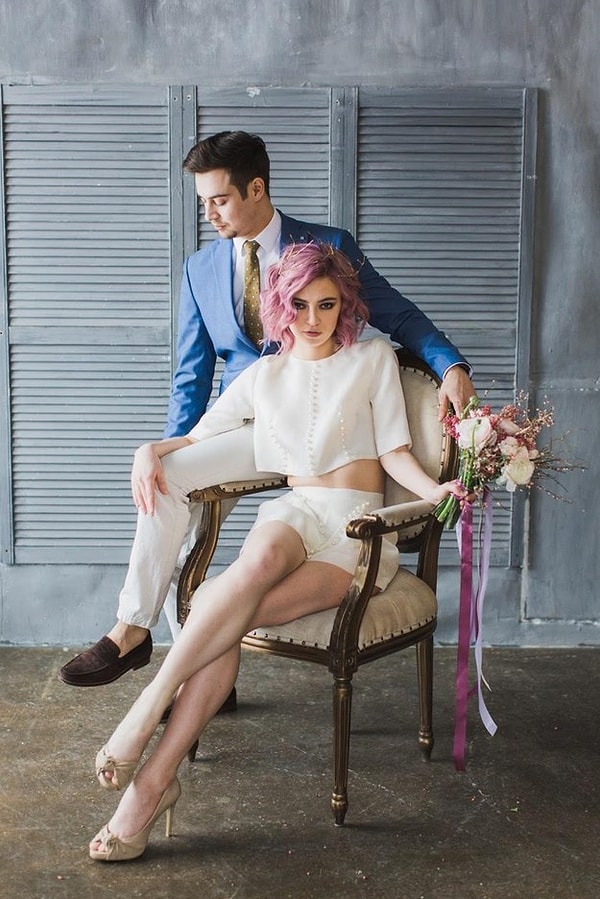 5. Сегодняшняя подборка посвящена именно таким женщинам: способным сделать ярче и радужнее свою жизнь и даже свадьбу с помощью волос и краски.