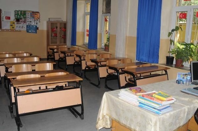 Sınıflar bomboş, öğretmenler tayin istiyor