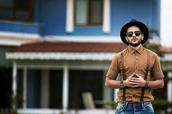 Erkoçlar'ın Instagram hesabından paylaştığı bu fotoğraflarına "Çok yakışıklısın", "Ölürüm sana" gibi yorumlar yapıldı.