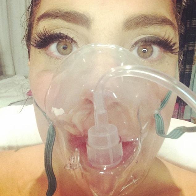 6. If you ever go into the hospital, try not to share your experience. Don't take Lady Gaga as an example.
