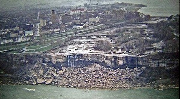 26. Ниагарские водопады временно засыпаны в ходе ремонтных работ (1969 г.)