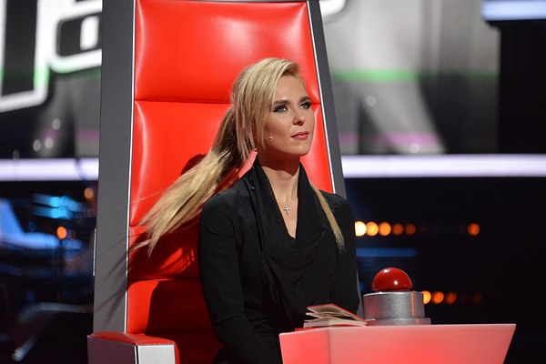 4. Но чувства к звезде шоу «Голос» оказались сильнее привязанности к сыну, и Иван ушел из семьи к Пелагее.