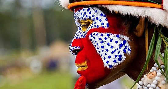 27 удивительных снимков о макияже в разных странах мира