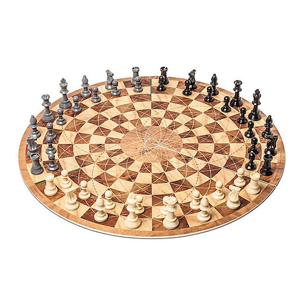 6. Шахматная доска на троих