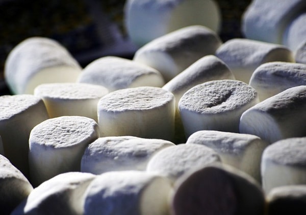 20. Метание зефира при помощи носа