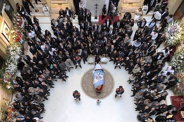 22. Самое большое собрание людей на виртуальные похороны