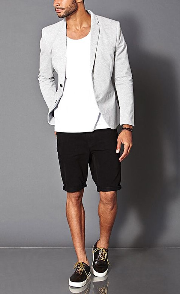 9. Шорты с пиджаком - очень рискованно. Оставим это профессионалам своего дела 😉