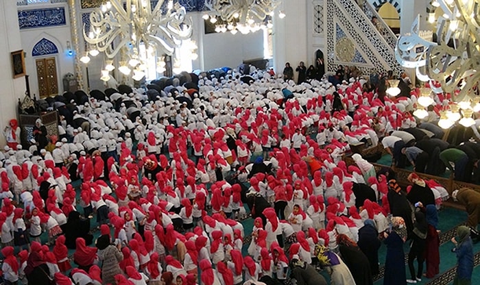 Ataşehir'de Anaokulu Öğrencilerine 'Namaz Şenliği'