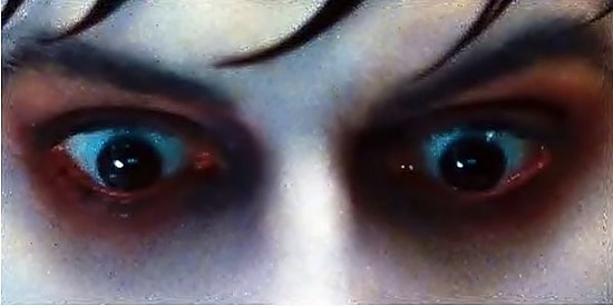 Эти глаза напротив - чьи они?