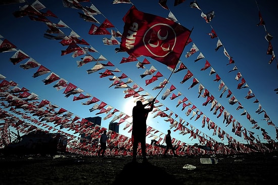 MHP'de Kurultaya Durdurma Kararı