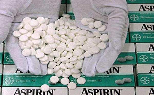 3. Aspirin hala sırları tamamen çözülememiş bir ilaçtır. Bu ilaç üzerine her yıl ortalama 3500 bilimsel makale kaleme alınmaktadır.