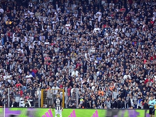 Vodafone Arena doldu