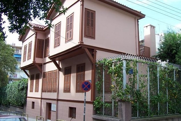 Ve tabii ki Atatürk'ün doğduğu evin Selanik'te olması da aradaki bağı sağlamlaştırıyor.