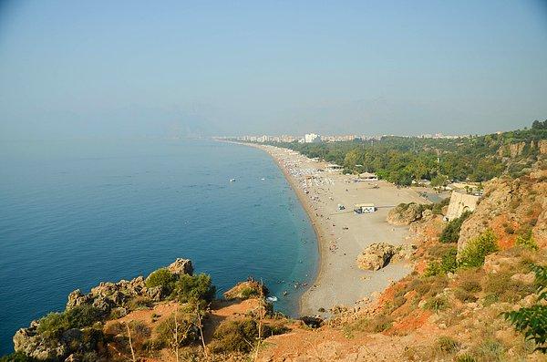 9. Antalya Konyaaltı Plajı