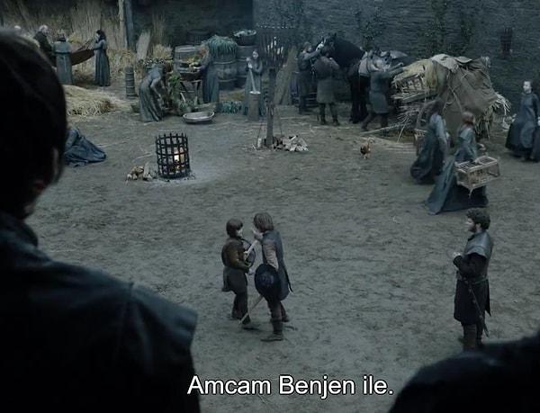 Bran ile başlıyoruz bu bölüme. Ned Stark'ın küçük oğlu büyümüş ergenliğe bile girmiş.