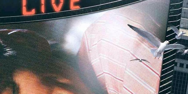 18. В каком фильме шла речь о прямой трансляции? 📹