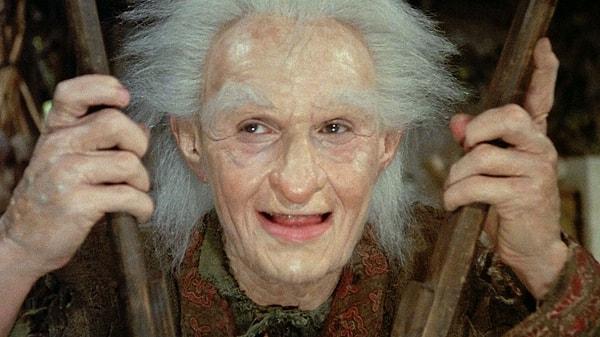 16. Billy Crystal'ın "Prenses Gelin" filmindeki karakteri Miracle Max o kadar komikti ki aktörlerden biri gülmemek için kendini sıkarken kaburgasını çatlatmıştı.