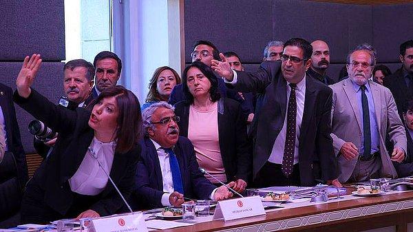 Toplantının ertelenmesi talebi reddedildi, HDP'liler komisyonu terk etti!