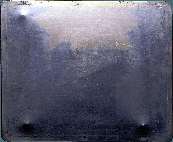 ‘Le Gras Penceresindeki Manzara’ adlı fotoğraf, 8 saatte oluşturuldu.