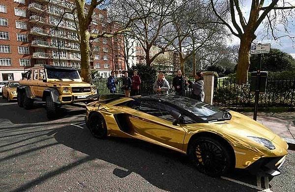 Sıradan bir günde, İngiliz halkı sokaklarında dolaşan bu altın kaplı Lamborghini'yi görünce çok şaşırdı.