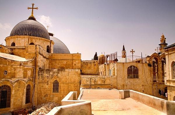 8. Church of the Holy Sepulchre,	 Kudüs	/ Yapım yılı: 	335